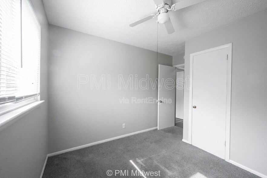 Building Photo - 316 S Kenmore Rd
