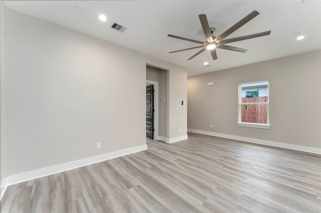 Building Photo - 9514 Ashville Dr