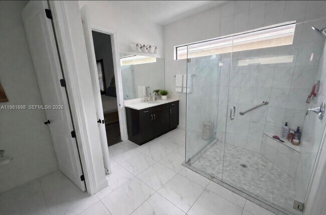 Building Photo - 5364 Siesta Key Ln