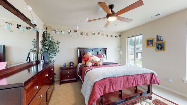 Building Photo - Auburn Lakeland Hills area/Lakeview Community- 4 bedroom 2.5 bathroom with AC - Available May 5th!