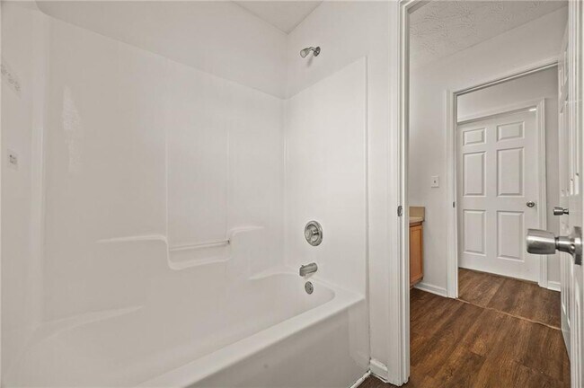 Building Photo - 211 Millstone Dr