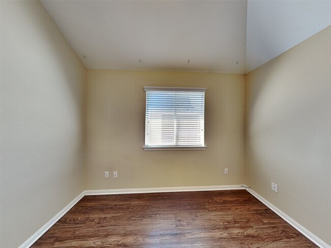 Building Photo - 2526 Deer Forest Dr