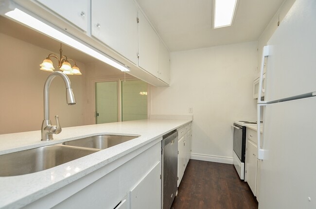 Building Photo - 8810 Ilona Ln