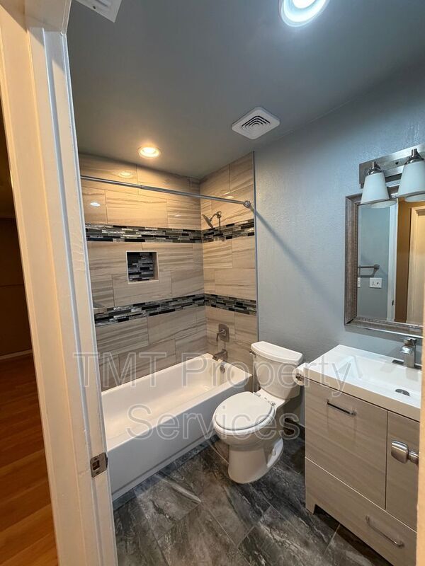 Building Photo - 8704 Montiflora Ct