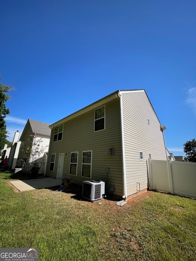 Building Photo - 363 Arrowhead Dr