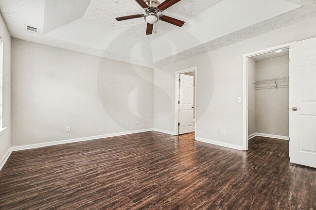 Building Photo - Must See 3BR/2.5BA Home in East Point!