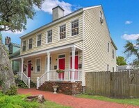 Building Photo - Charming Downtown Savannah Rental Property