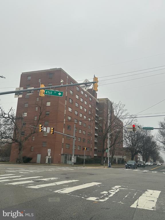 Building Photo - 3939 Roland Ave