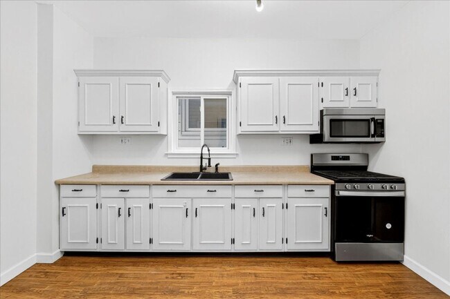 Building Photo - 5153 Cologne Ave