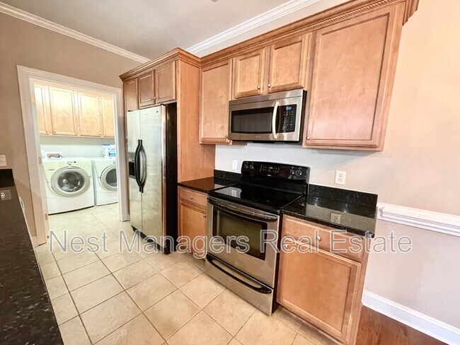 Building Photo - 1922 Harcourt Cir