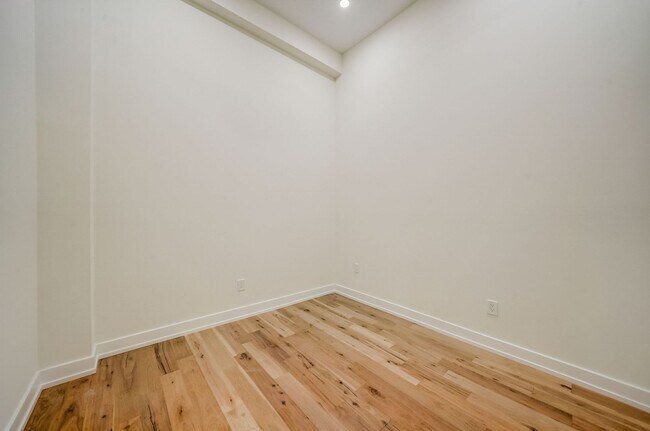 Building Photo - 620 S 8th St