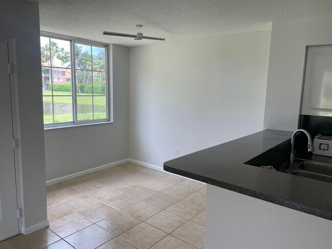 Building Photo - 7856 Sonoma Springs Cir