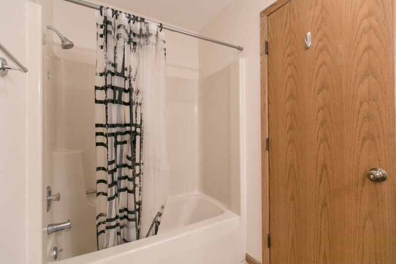 Building Photo - 1102 S Garden Ct