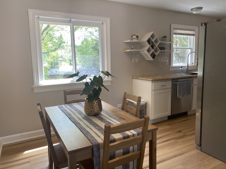 Building Photo - 1122 Forest Hills Ave