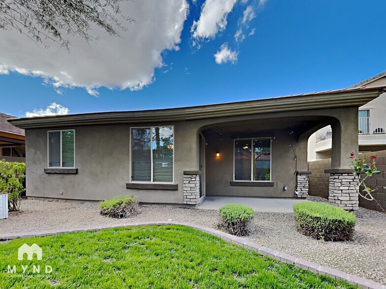 Building Photo - 2639 N Walker Way