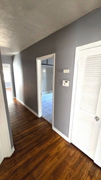 Building Photo - 1720 23rd St