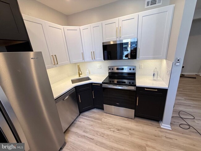 Building Photo - 2008 Chestnut St