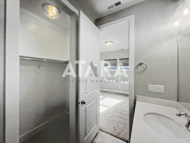 Building Photo - 9167 S Galette Ln