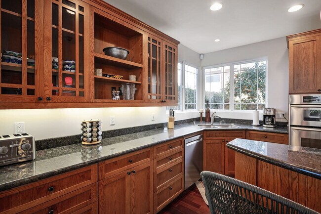 Building Photo - 7211 Eads Ave