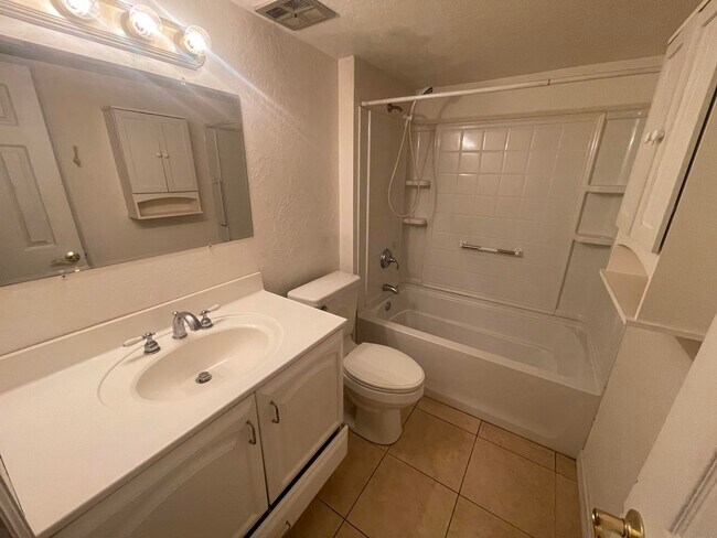 Building Photo - 403 Marshall Ct