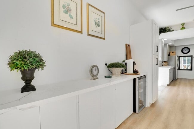 Building Photo - 387 Kelsey Park Dr