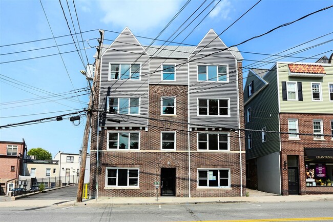 Building Photo - 349 Mt Pleasant Ave
