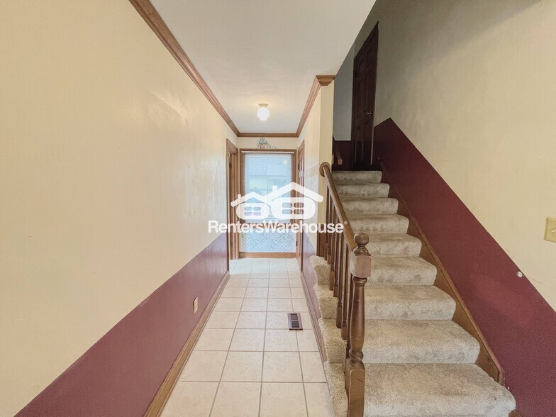 Building Photo - 344 Cedar Ln