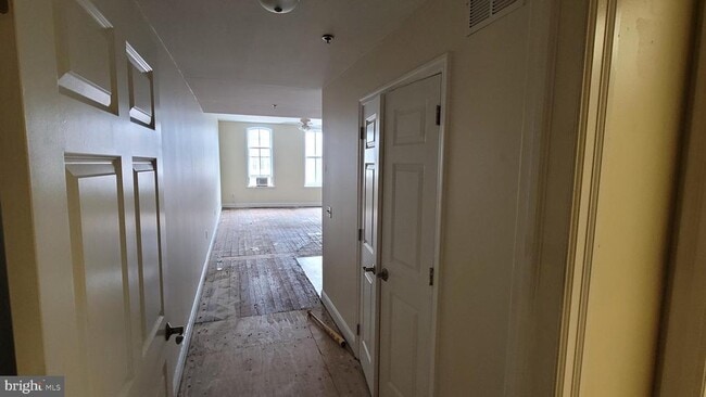 Primary Photo - 48 S 6th St