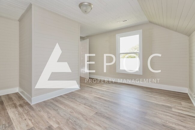 Building Photo - 504 Lexington Ave