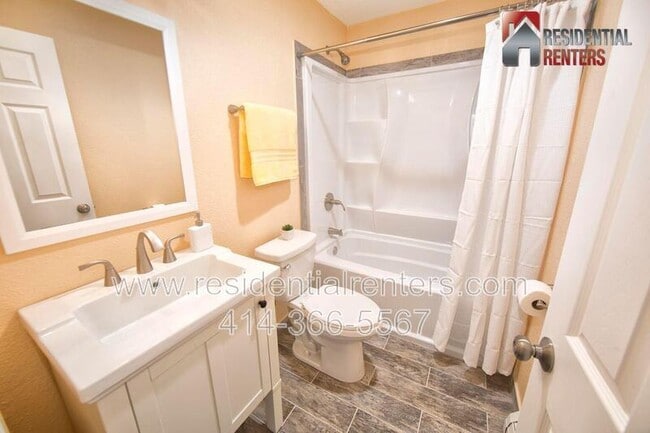 Building Photo - 4000 W Rivers Edge Cir