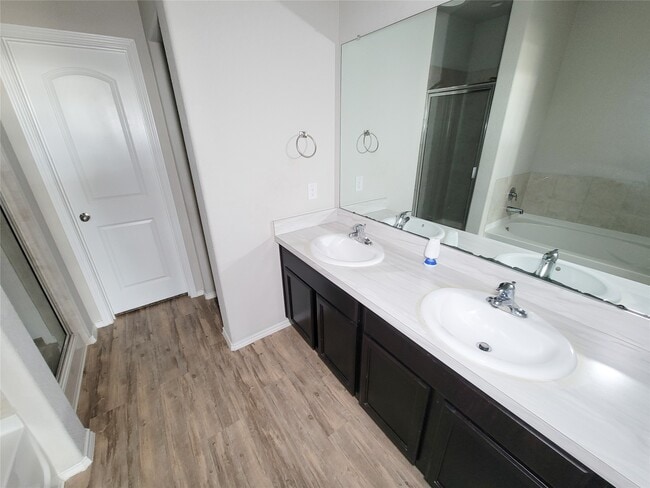 Building Photo - 21043 Iris Holly St