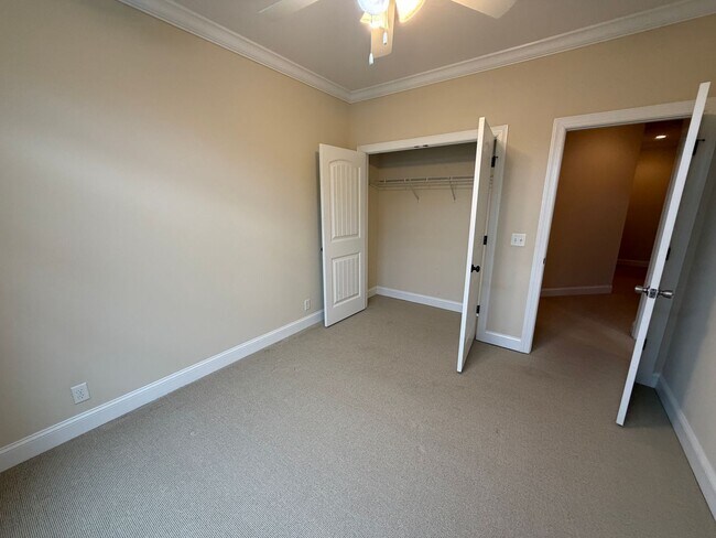Building Photo - 501 Reserve Ln