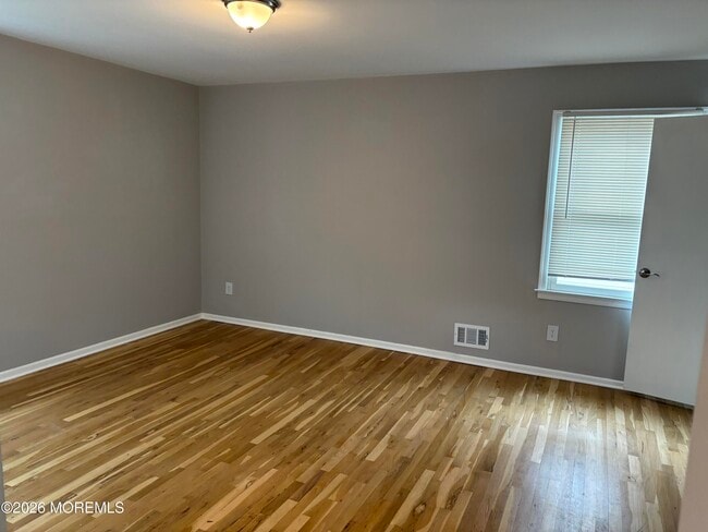 Building Photo - 19 Lennox Ave
