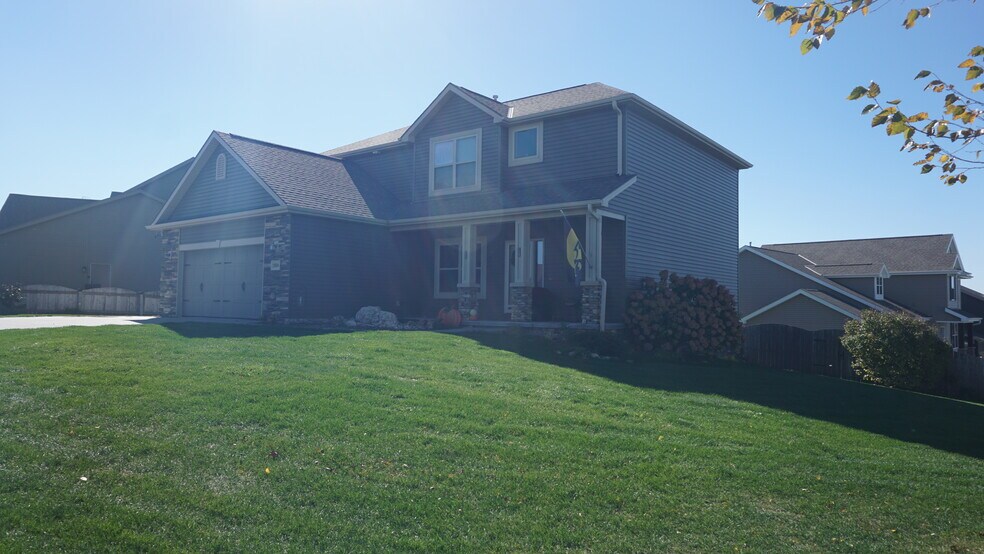 Primary Photo - 15004 Cherry St