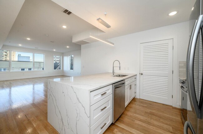 Building Photo - 1707 Palisade Ave