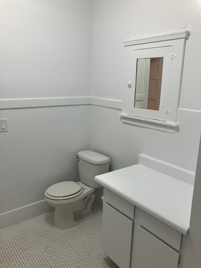 Building Photo - 622 N La Fayette Park Pl