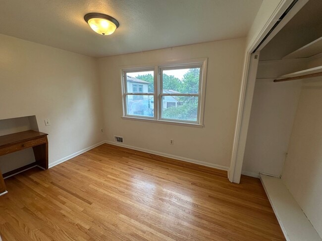Building Photo - Beautiful Single Family Home Across from L...