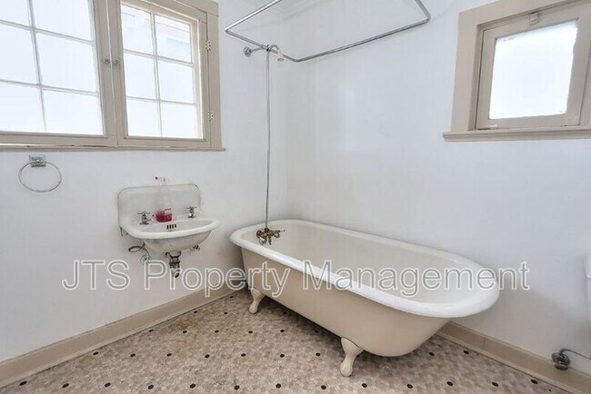 Building Photo - 2506 S St