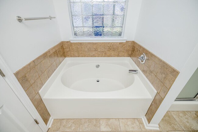 Building Photo - 203 Hayne Dr