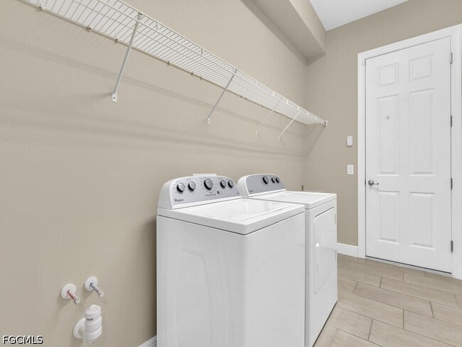 Building Photo - 10093 Avalon Lake Cir