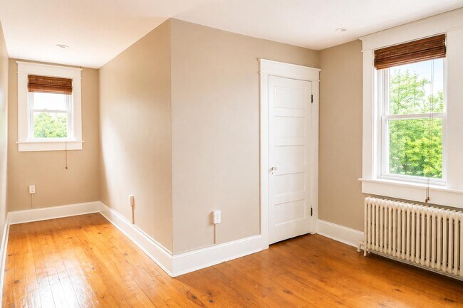 Building Photo - 111 E Randolph Ave