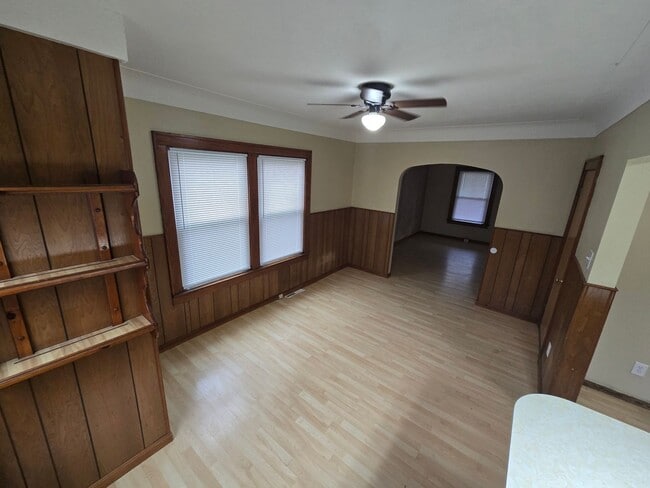 Building Photo - 3 Bedroom House