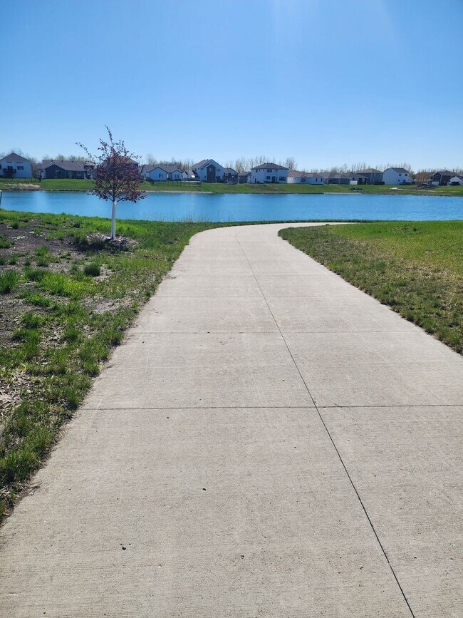 Building Photo - 3 Bed 3 Bath Single Family Home