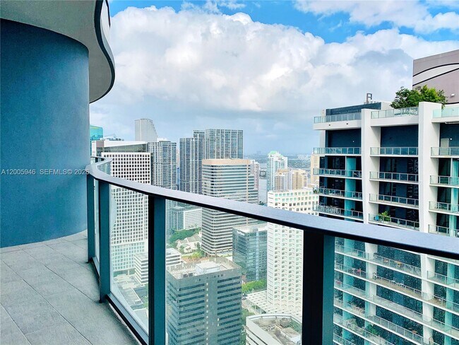 Building Photo - 1000 Brickell Plaza