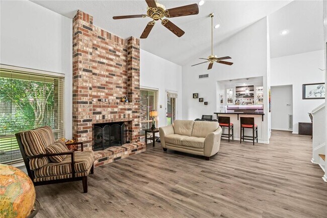 Building Photo - 13818 Menasco Ct