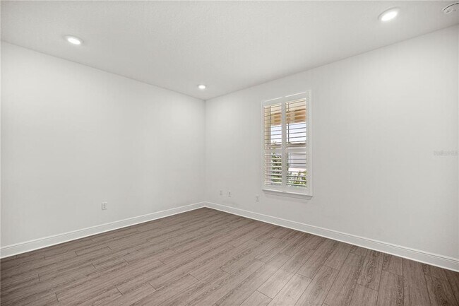 Building Photo - 5711 SW 78th Ave Rd