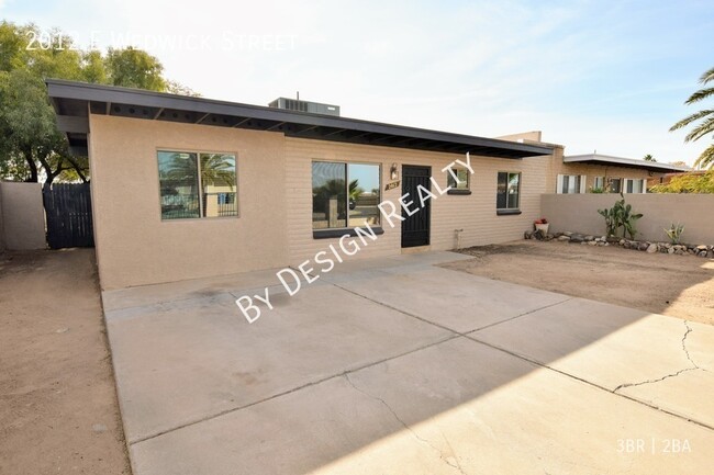 Building Photo - Remodeled Desert Shadows 3 Bed 2 Bath Town...