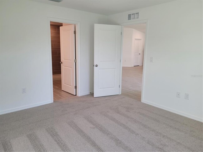 Building Photo - 11100 Vanessa Ave