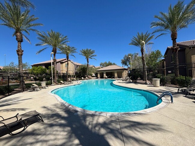 Building Photo - Beautiful 3Bed/2Bath Condo in Sky Pointe C...