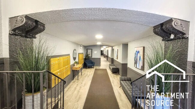 Building Photo - 4851 N Damen Ave